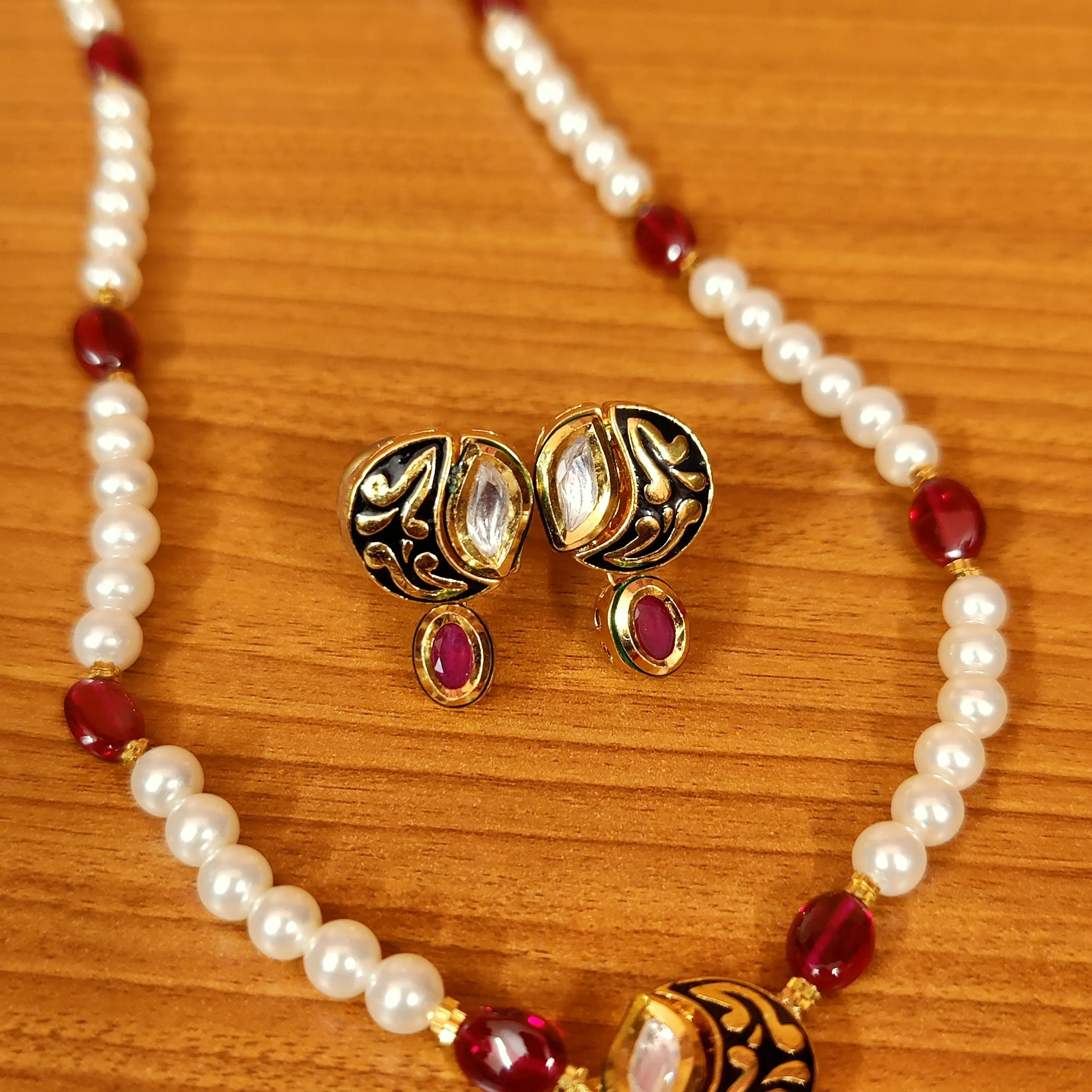 BLACK KUNDAN POLKI & MEENAKARI ROYAL & SIMPLE PENDANT SET
