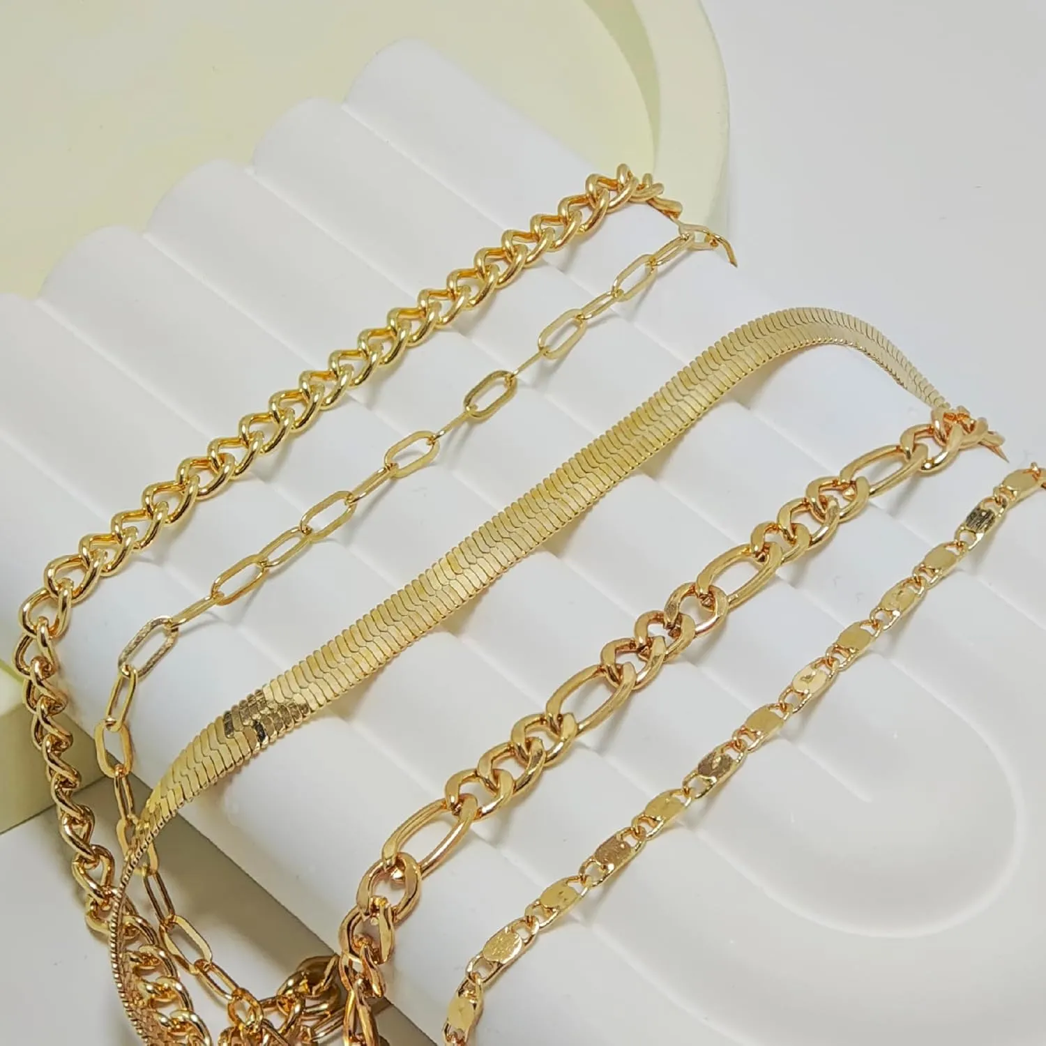 CJIAYUJEW Gold Ankle Bracelets for Women Silver Cuban Link Anklets Set Waterproof Sparkly Beads Anklet Stackable Layered Anklets Summer Beach Jewelry for Women