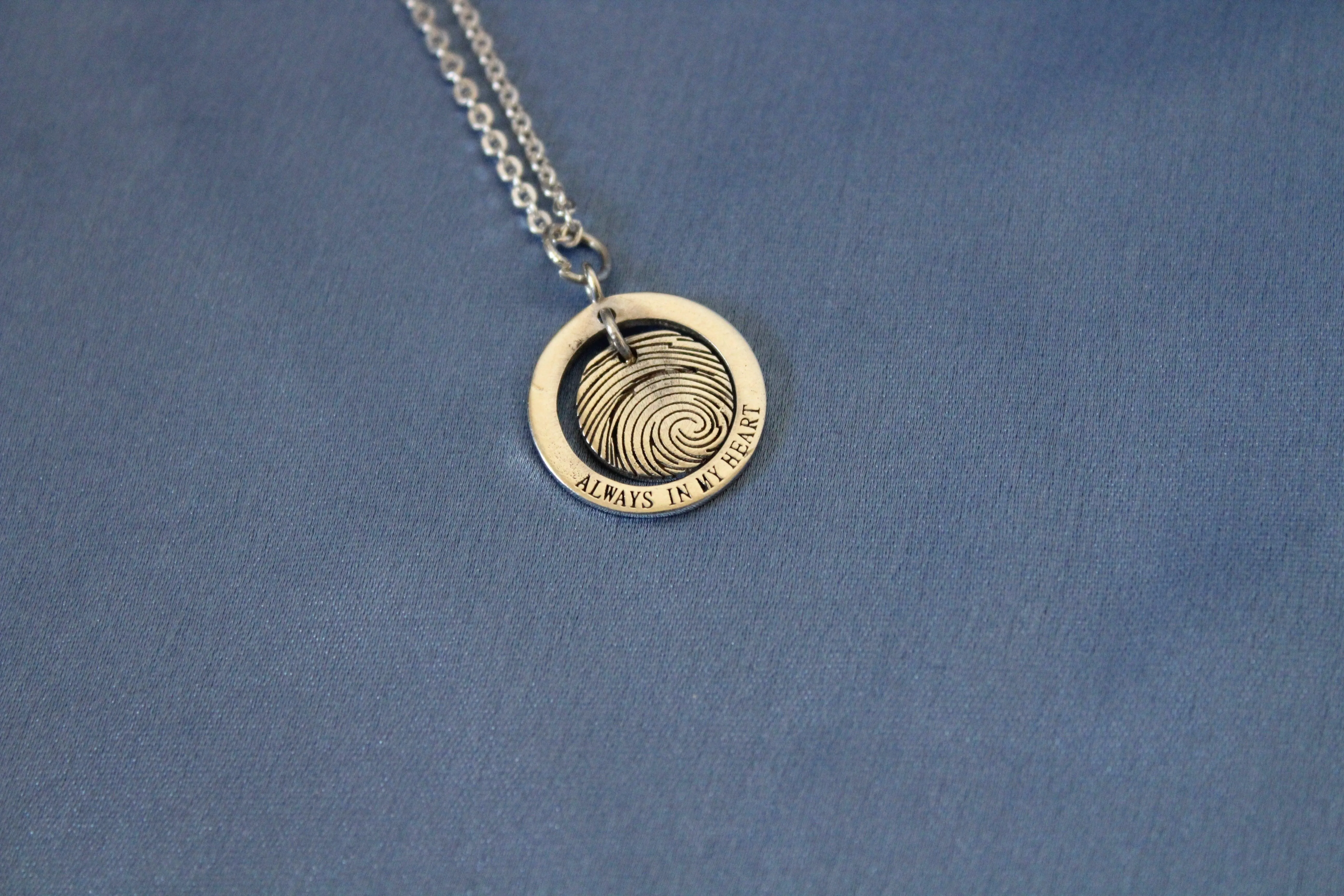 Customized Fingerprint with Name (With Chain)