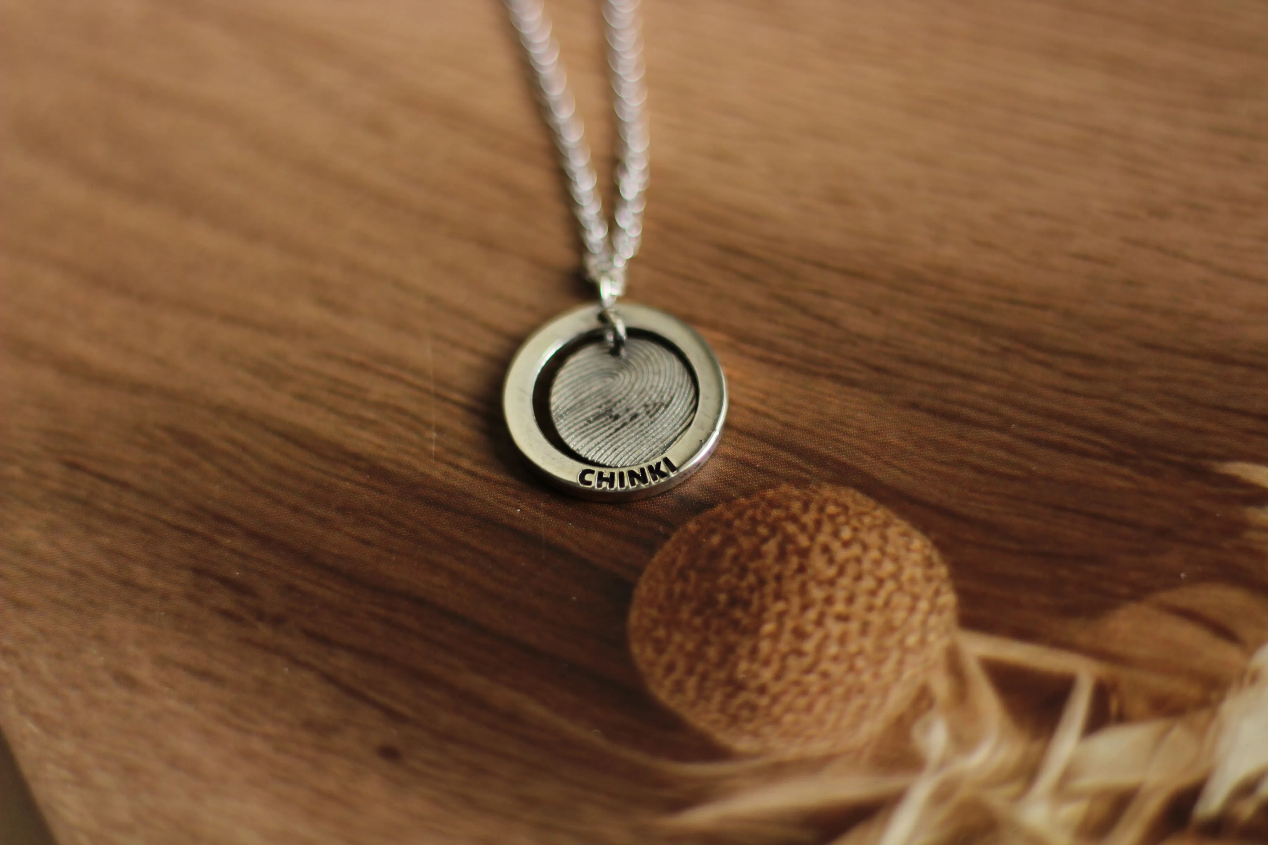 Customized Fingerprint with Name (With Chain)