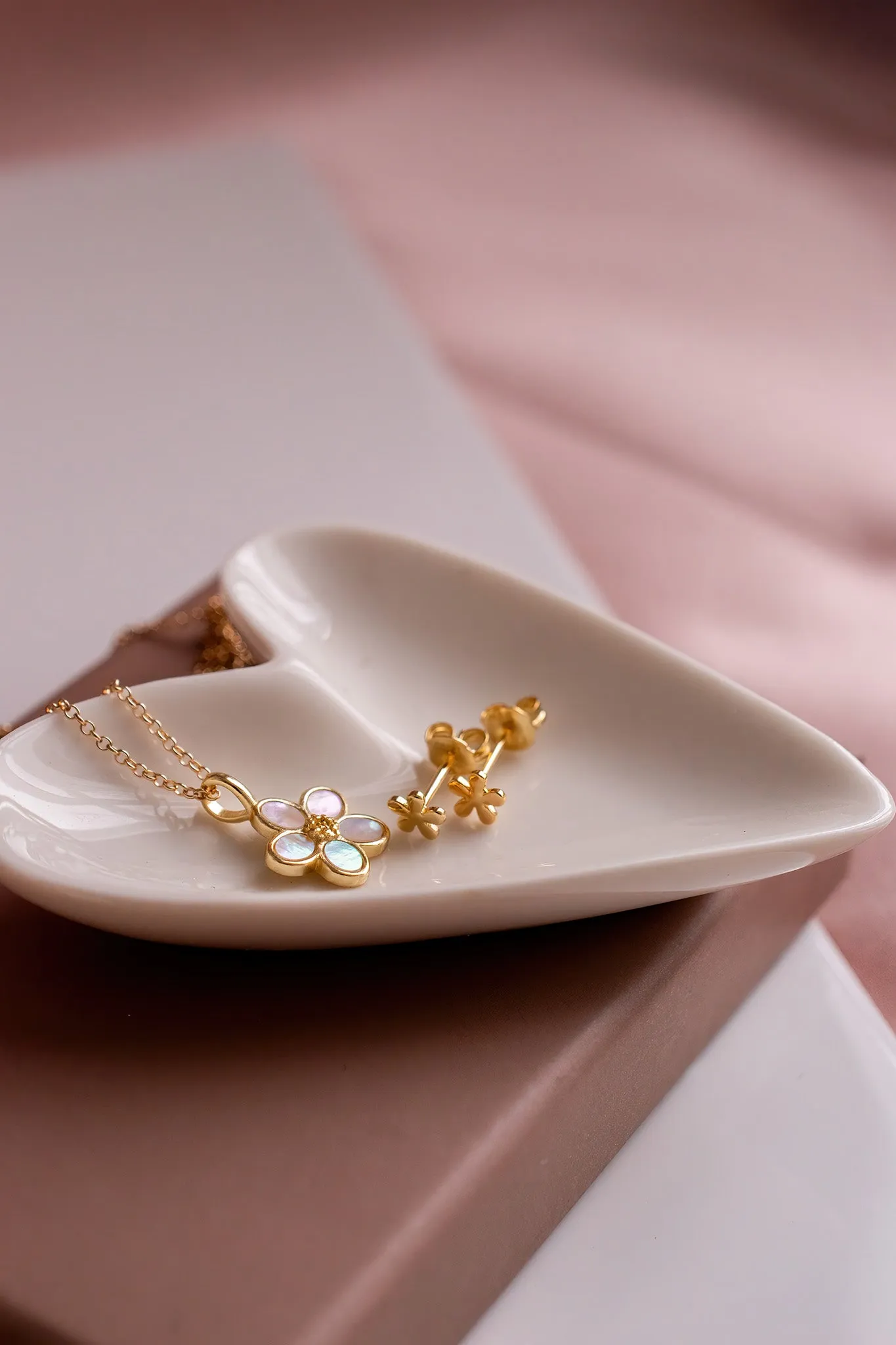 Daisy Studs