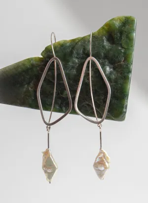 Delicate Leaf Earring with Rectangle Pearls