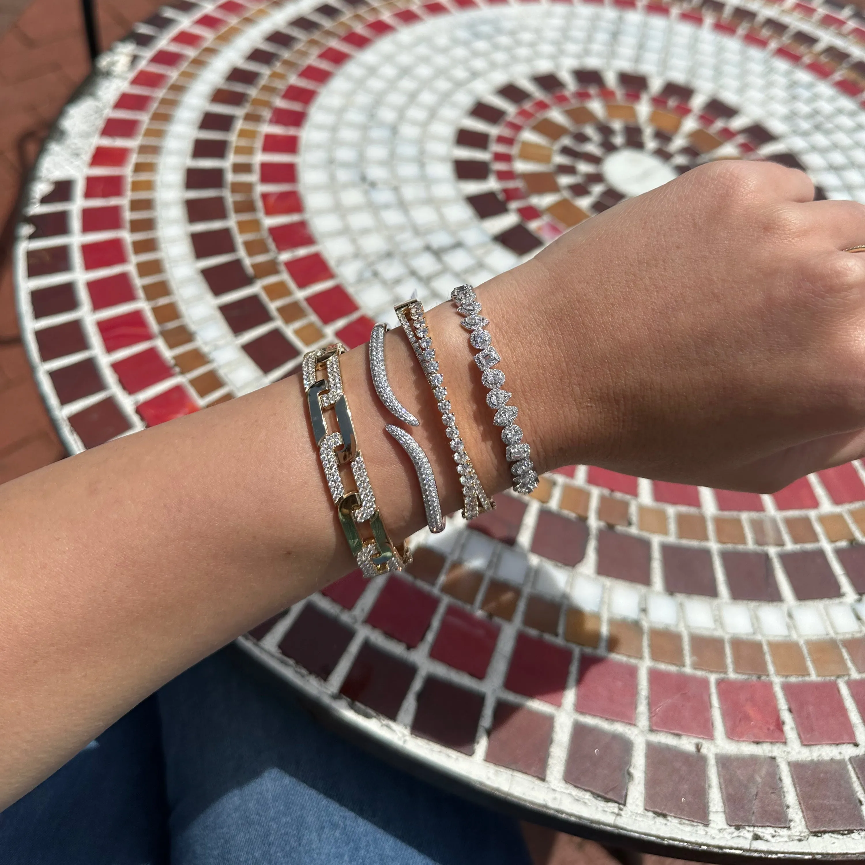 Diamond Overlap Bangle Bracelet
