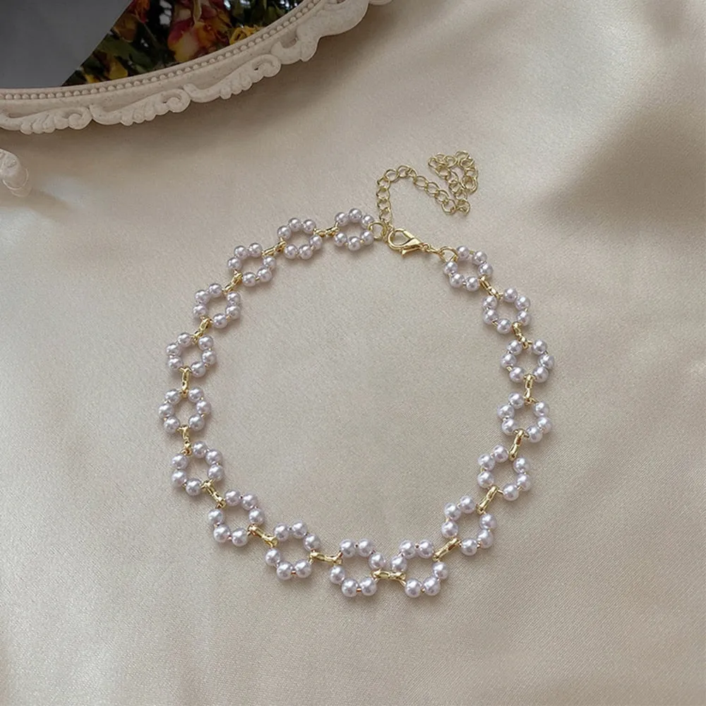Fashion Temperament Flower Pearl Necklaces Simple Creative Round Hollow Collar Choker Necklaces for Women
