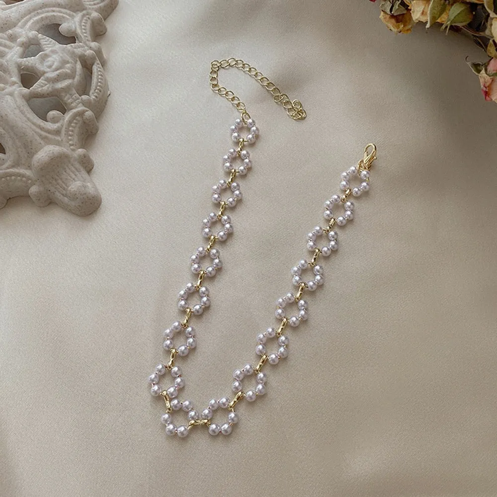 Fashion Temperament Flower Pearl Necklaces Simple Creative Round Hollow Collar Choker Necklaces for Women
