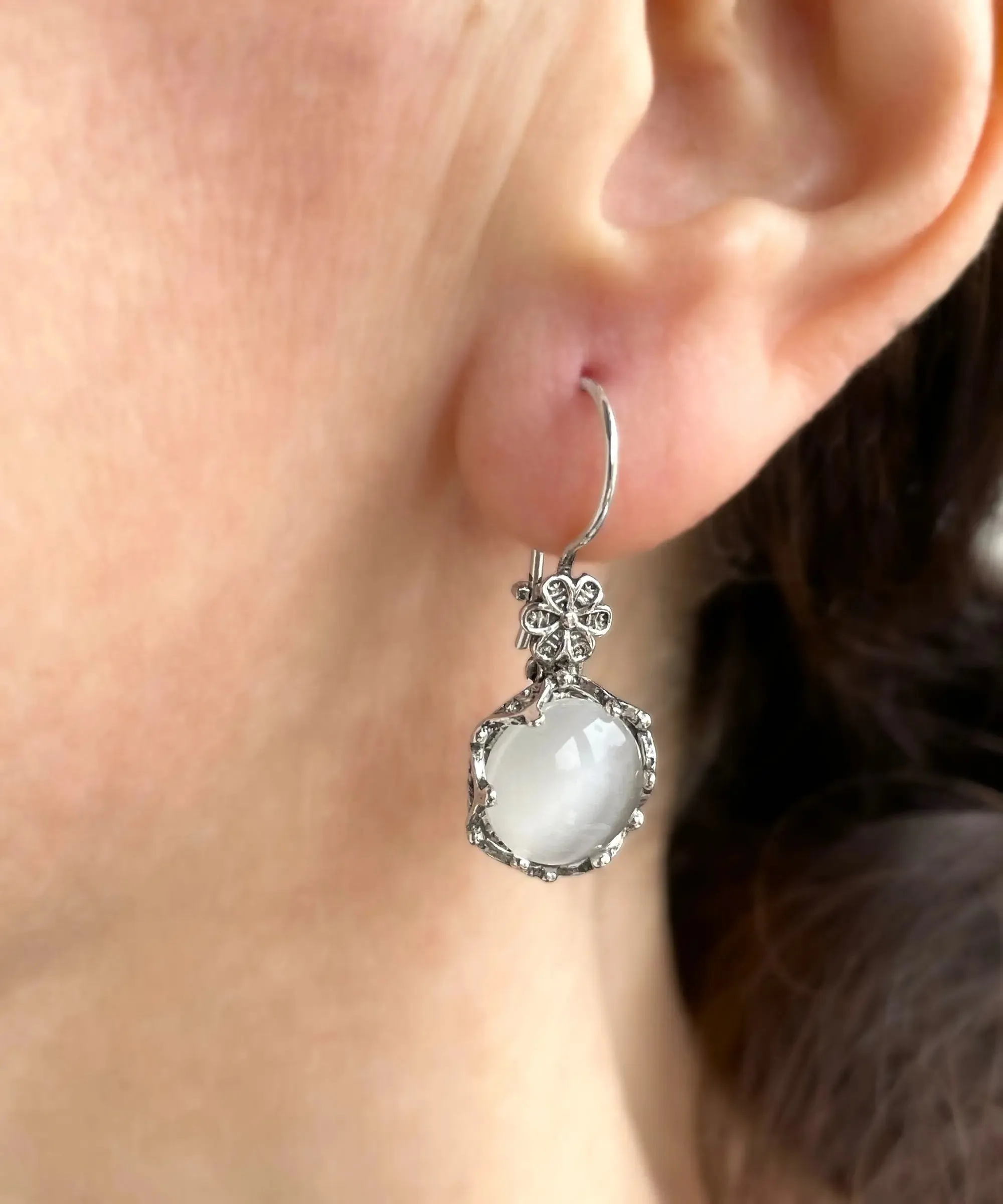 Filigree Art Mother of Pearl Gemstone Women Sterling Silver Drop Earrings