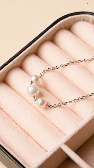 Fiona Pearl Necklace