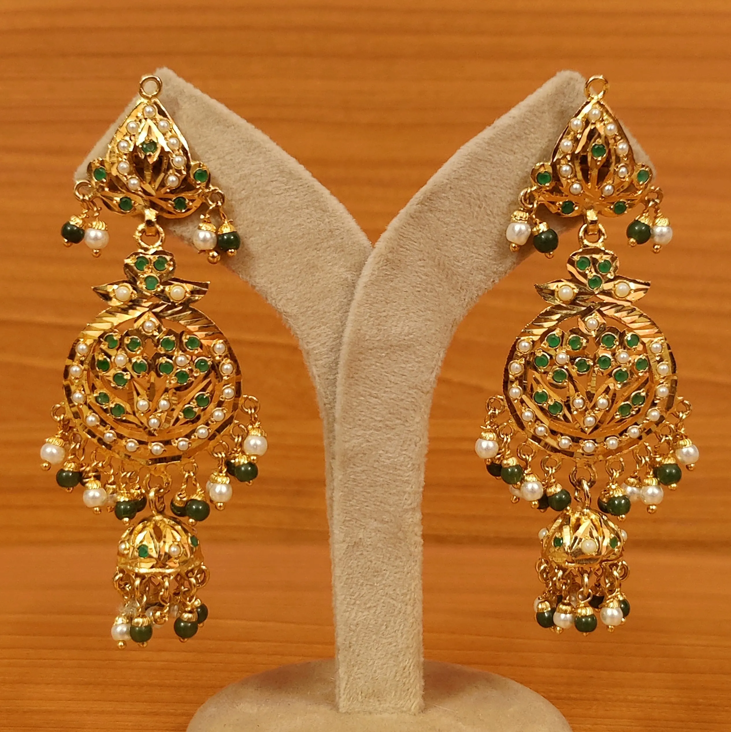 GOLD LOOK EMAERALD & PEARL JADAU EARRINGS