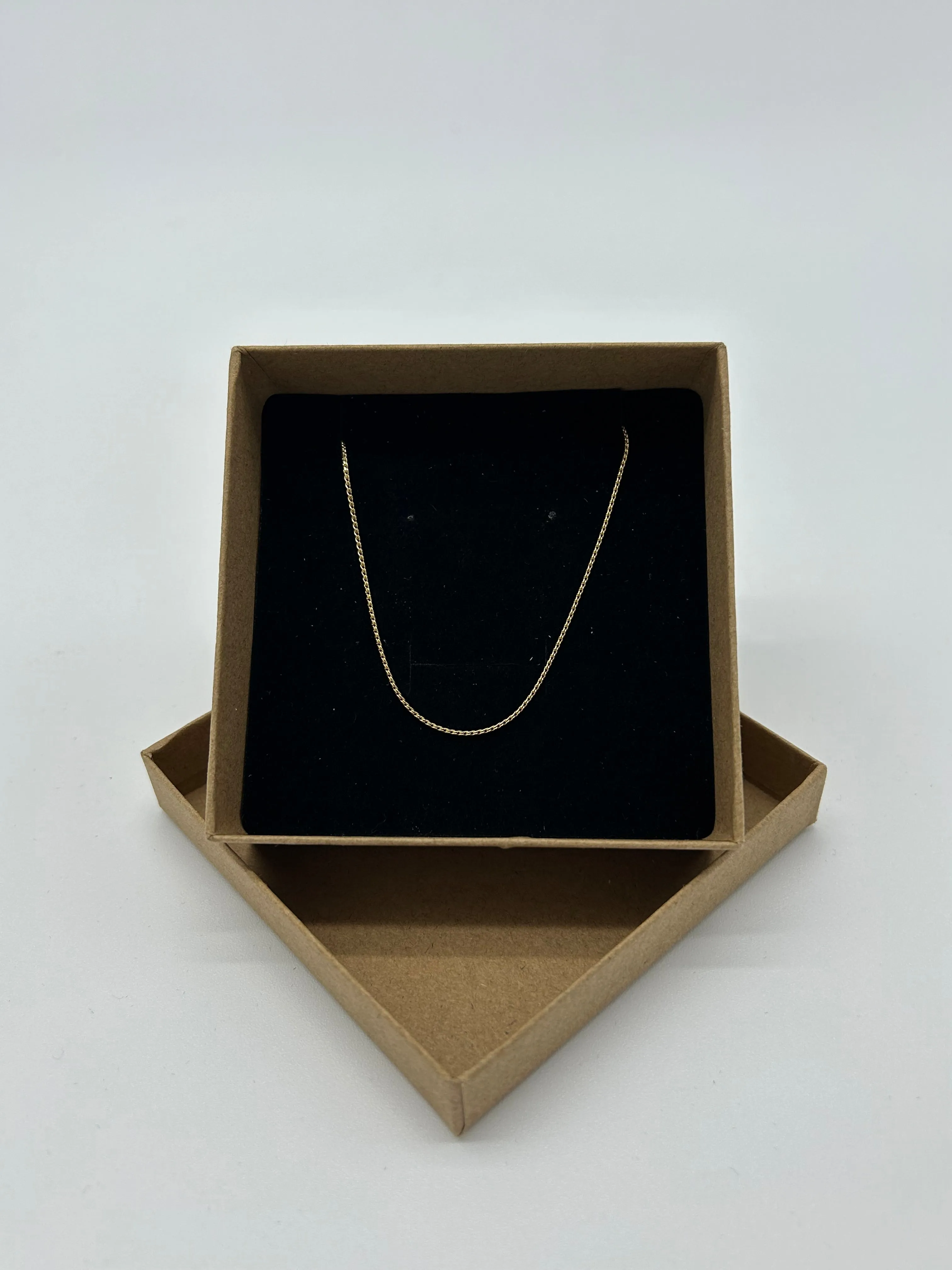 GOLD SIMPLE NECKLACE