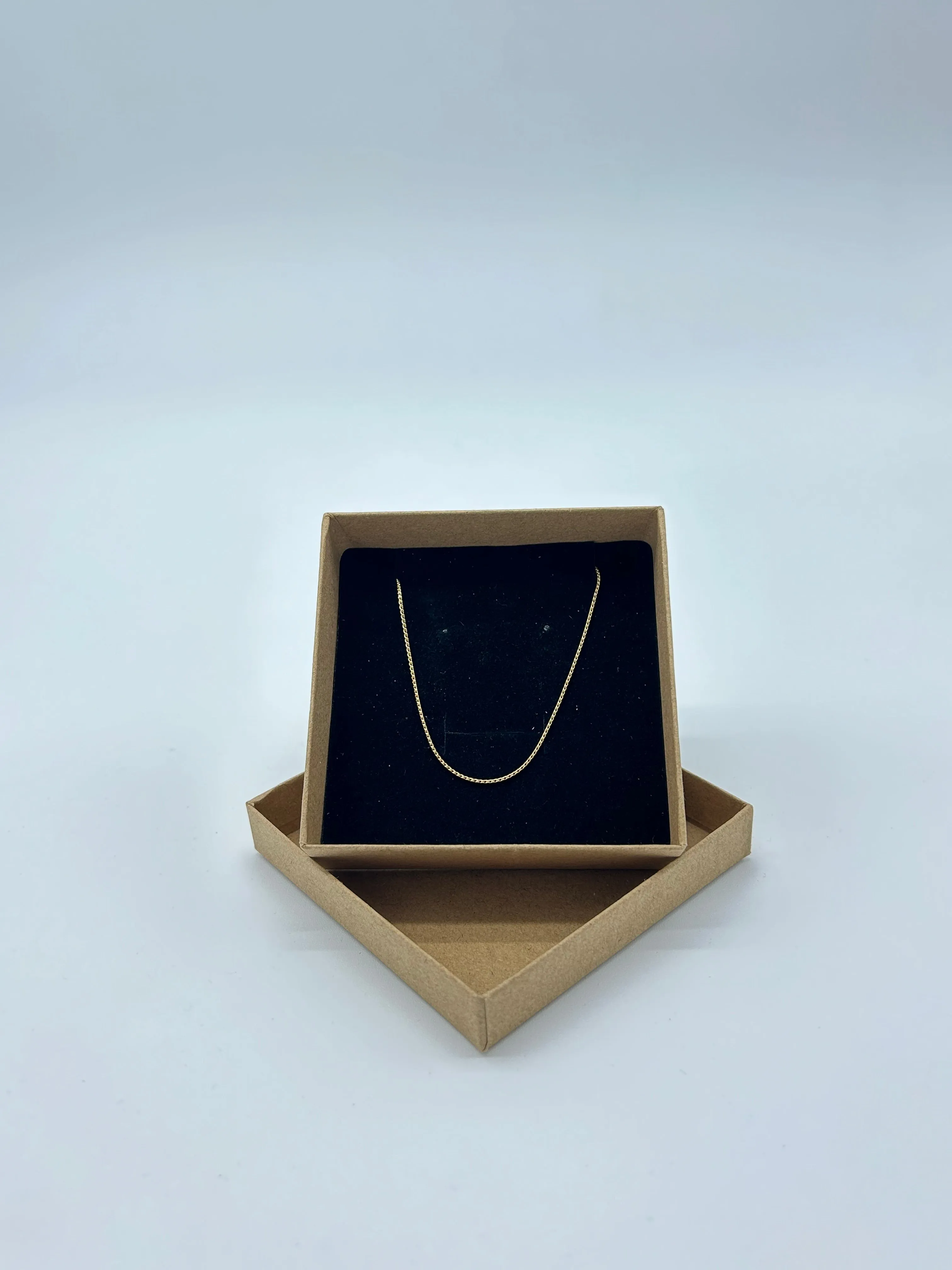 GOLD SIMPLE NECKLACE