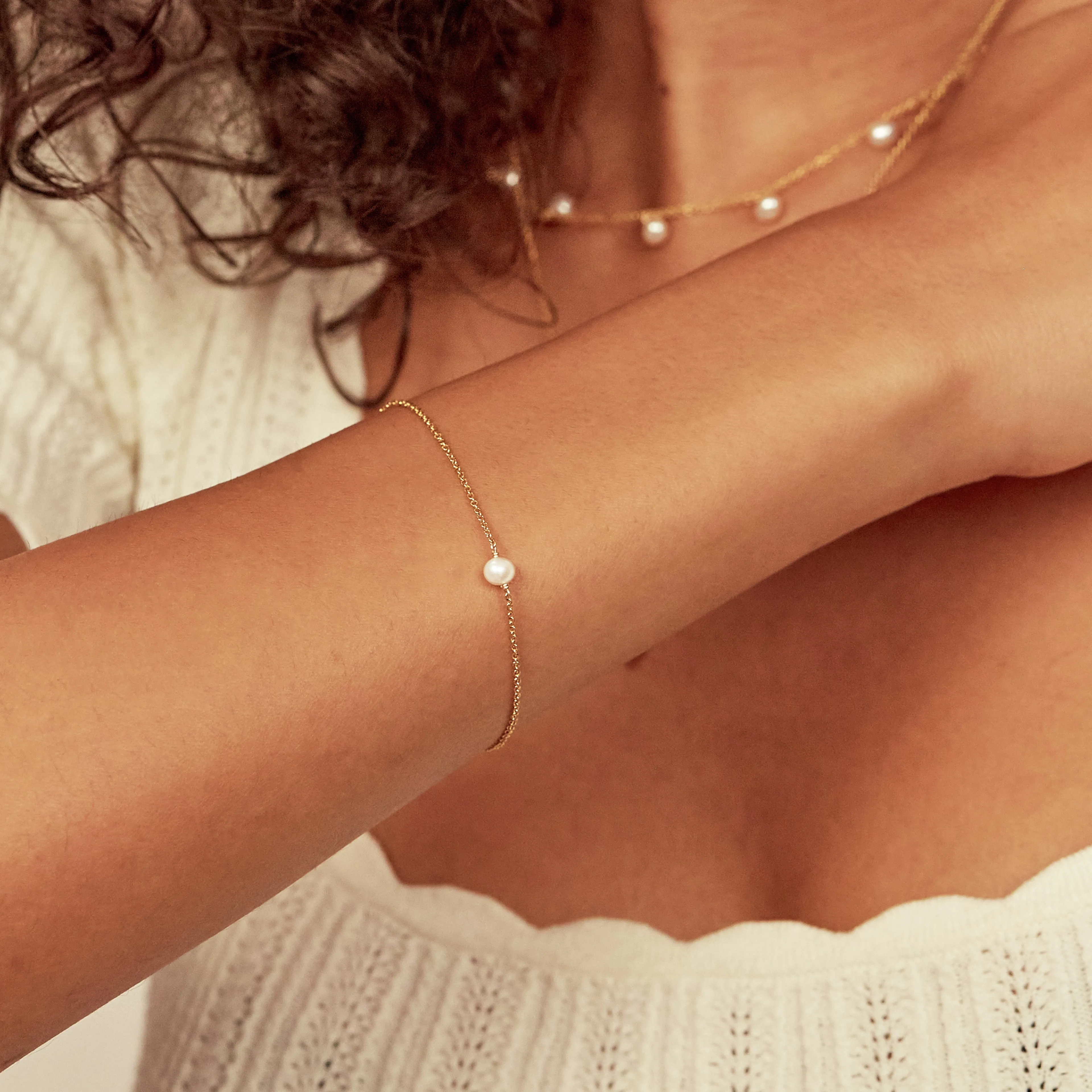 Gold Single Pearl Bracelet