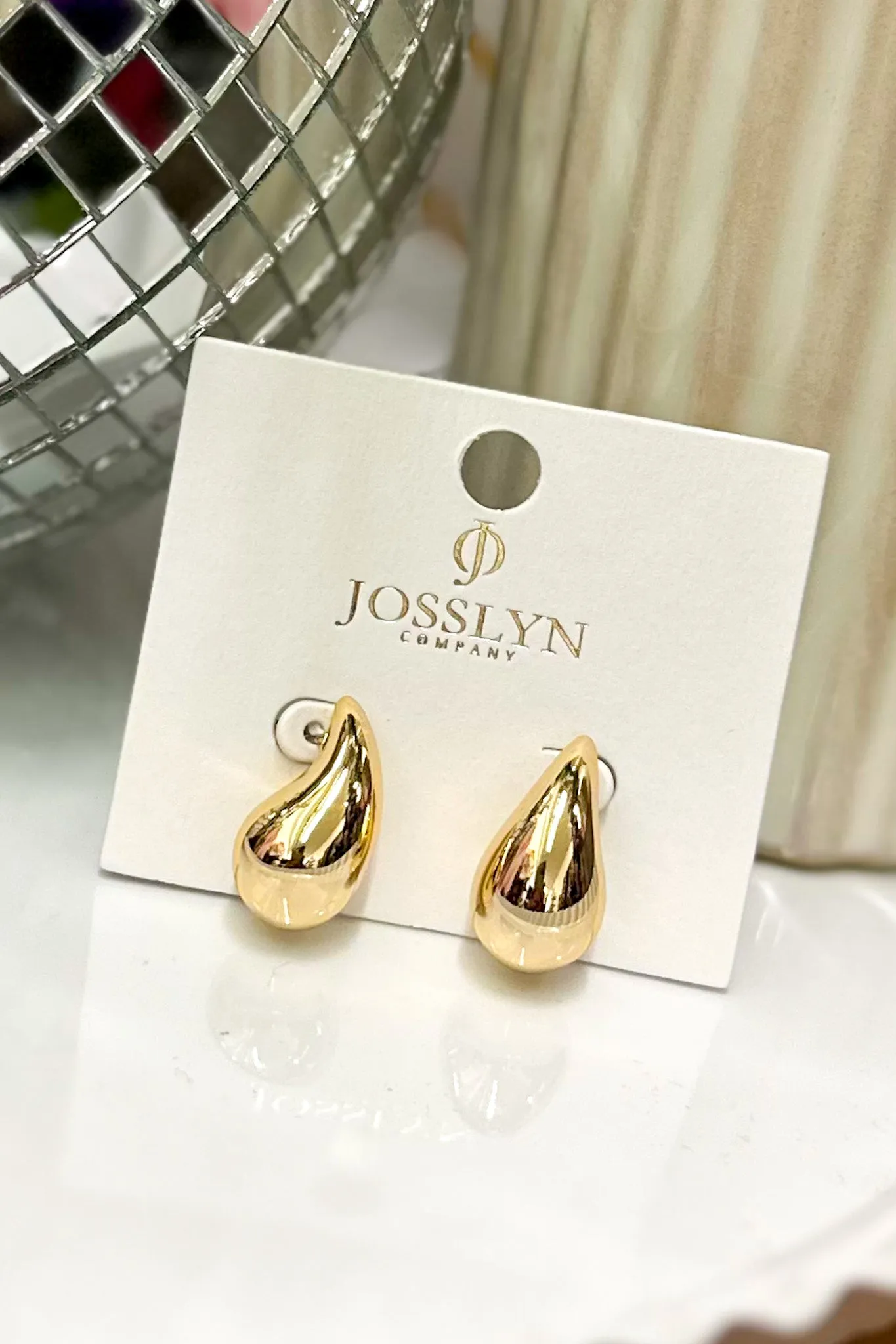 Graceful Lightweight Teardrop Earrings, Gold