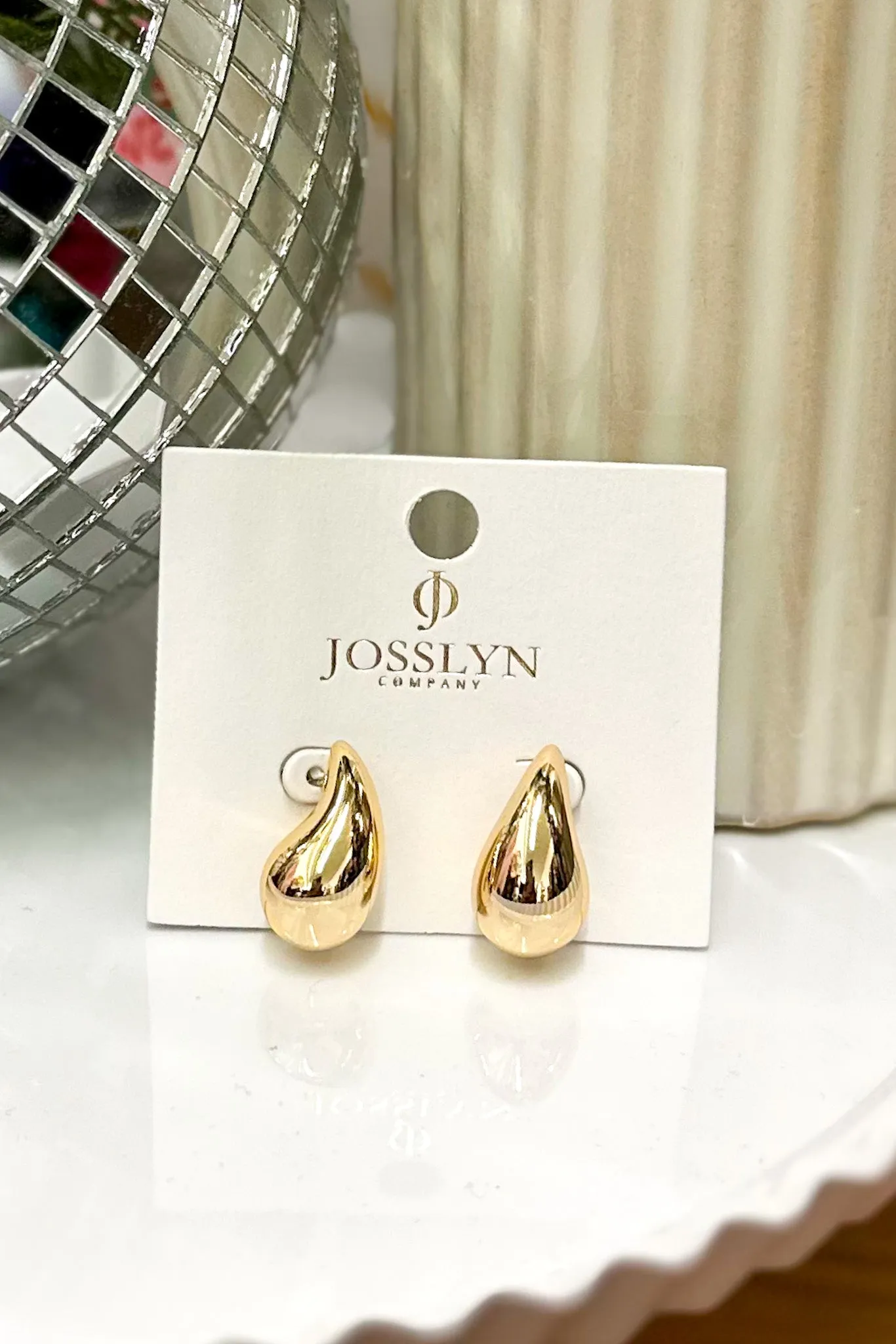 Graceful Lightweight Teardrop Earrings, Gold