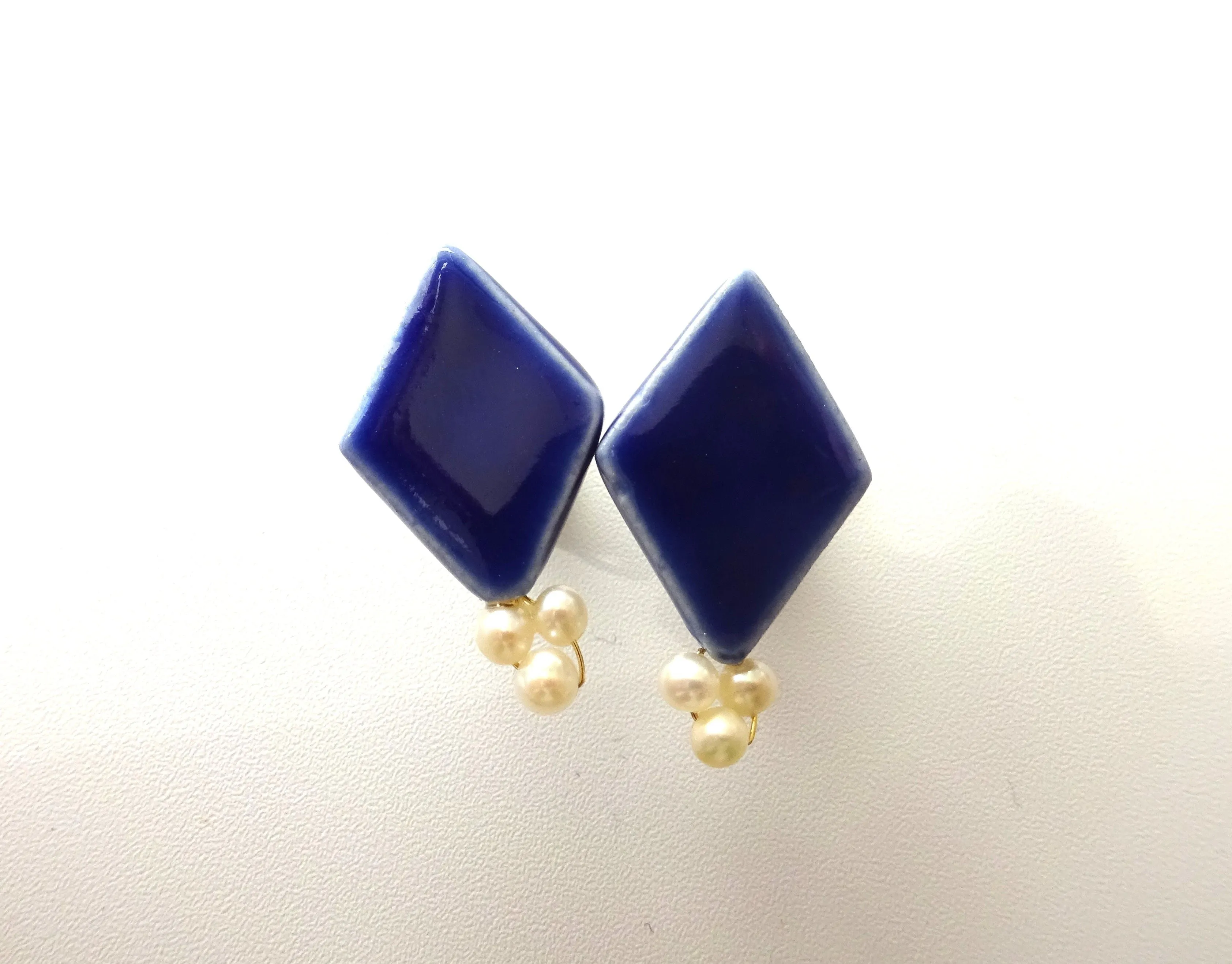 Hishigata Freshwater Pearl Pierced Earrings / Clip-on earrings Blue