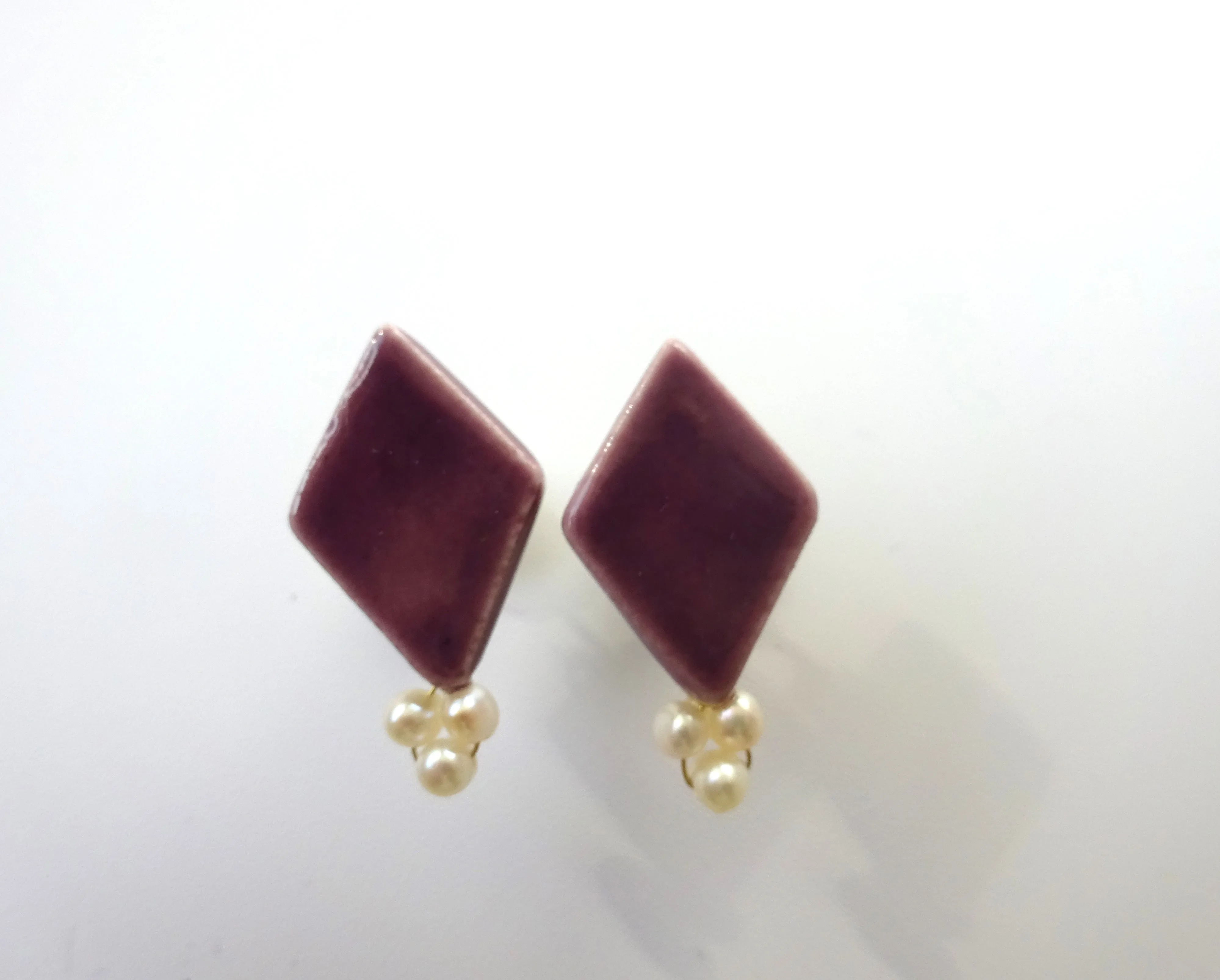 Hishigata Freshwater Pearl Pierced Earrings / Clip-on Earrings Purple