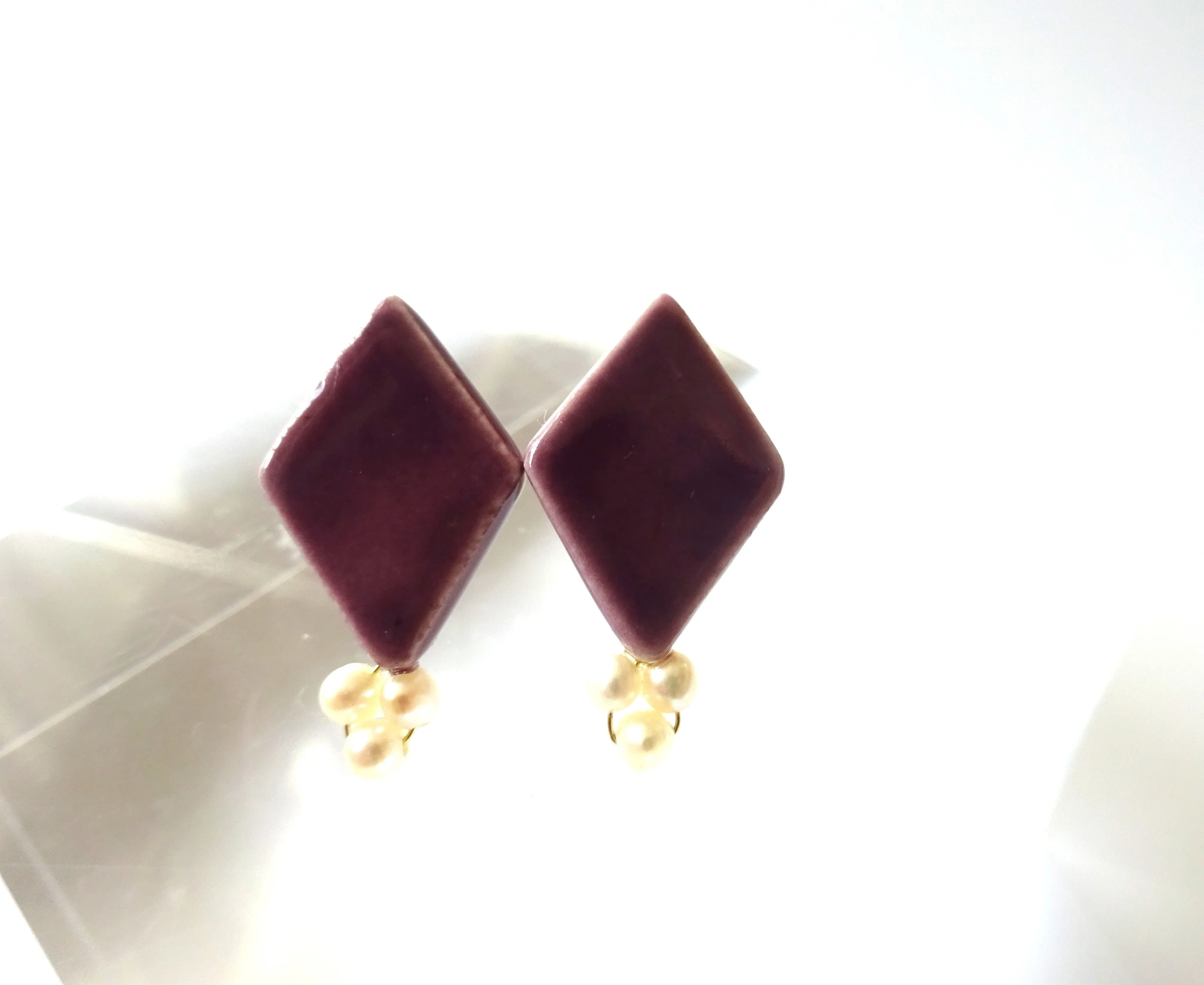 Hishigata Freshwater Pearl Pierced Earrings / Clip-on Earrings Purple