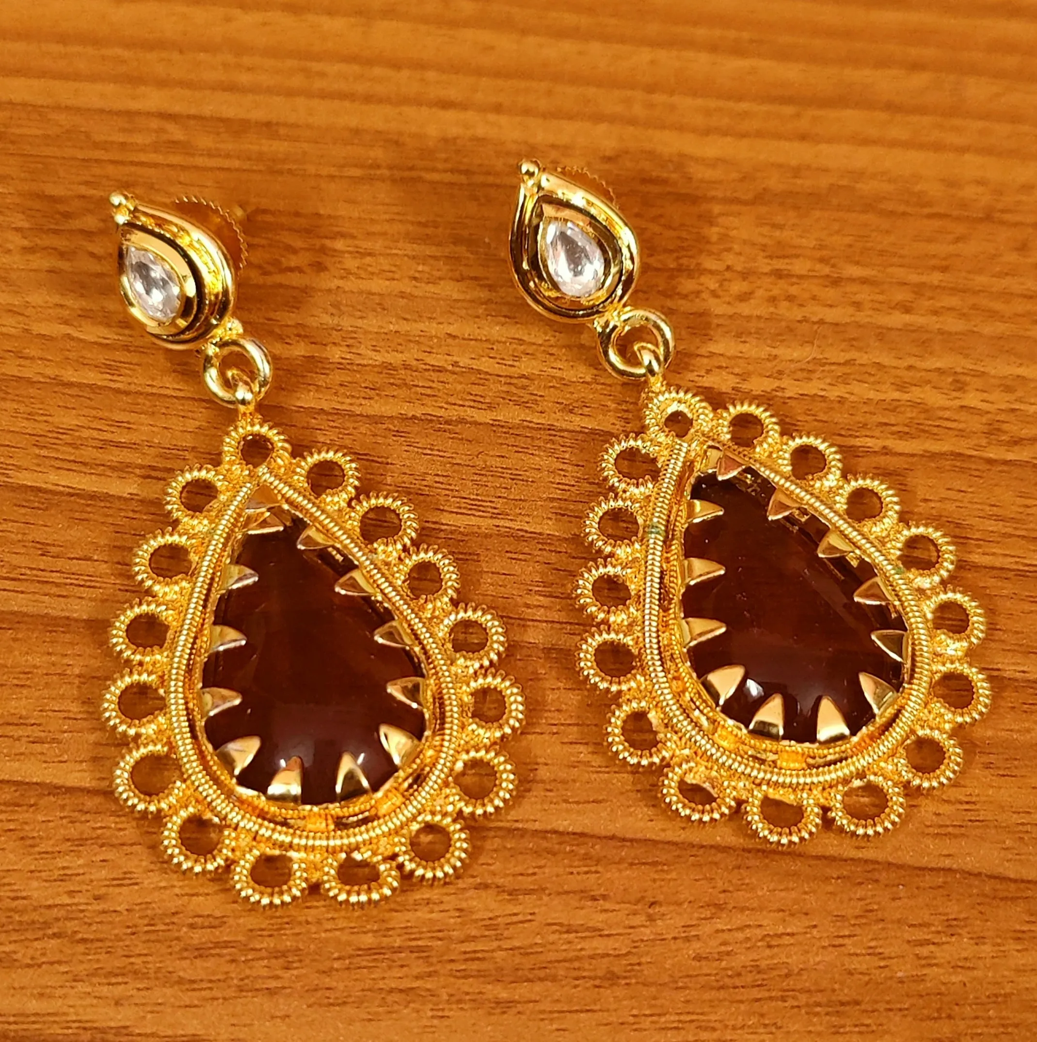 KUNDAN LOOK GOLD PLATED PEAR SHAPED WINE EARRINGS