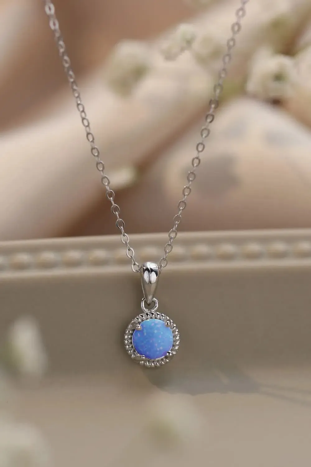 LOVCIA Opal Round Pendant Chain Necklace