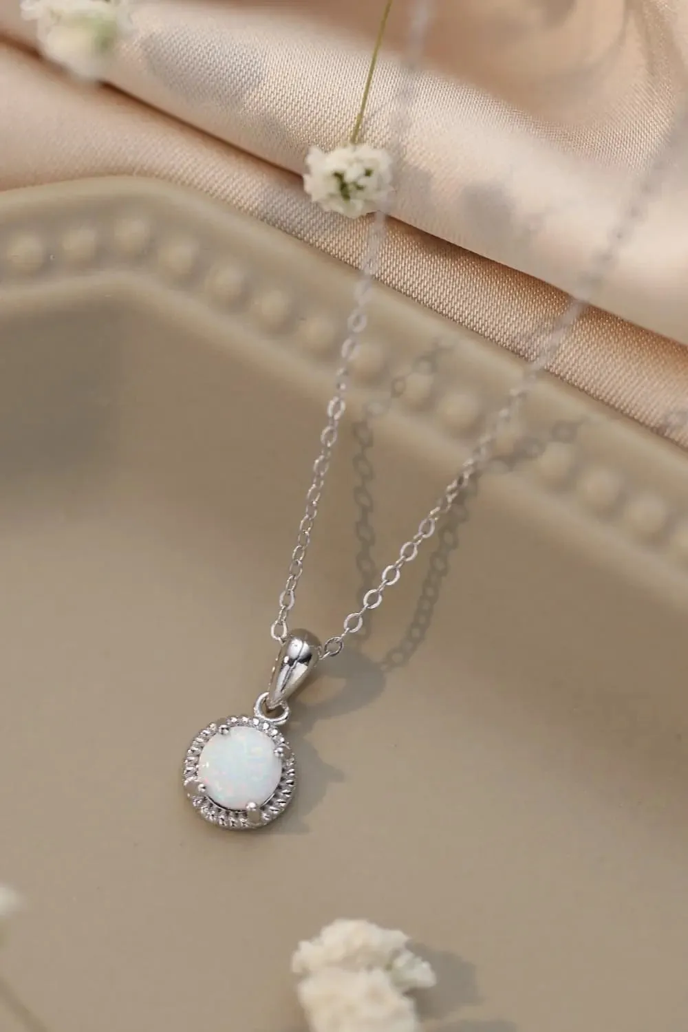 LOVCIA Opal Round Pendant Chain Necklace