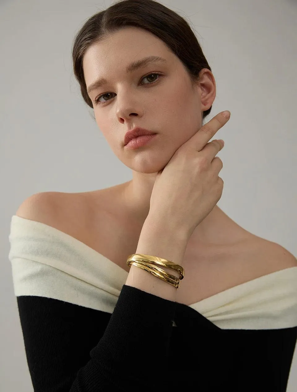 Minimalist 18k Gold Colour Texture Charm 60mm Waterproof 316L Stainless Steel Round Smooth Bracelet Bangles for Women