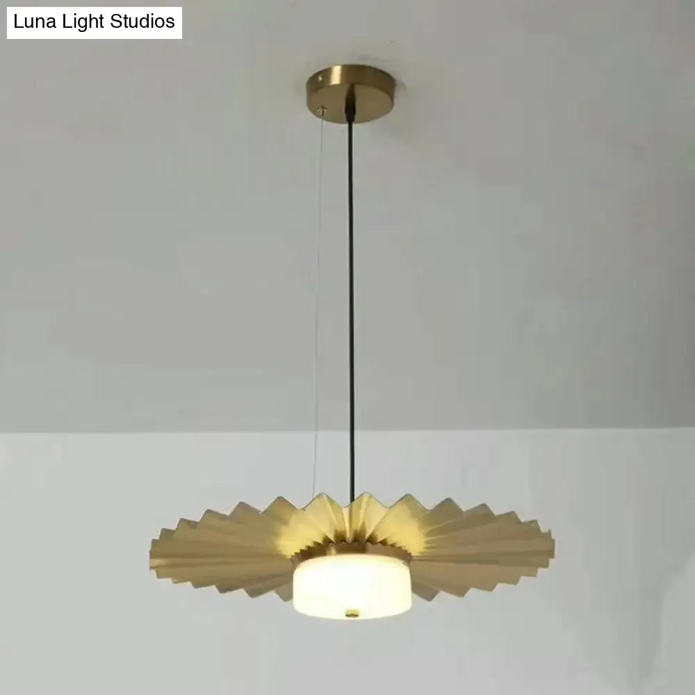 Modernist Circle Metal Hanging Light: Black/Gold Ceiling Lamp for Living Room