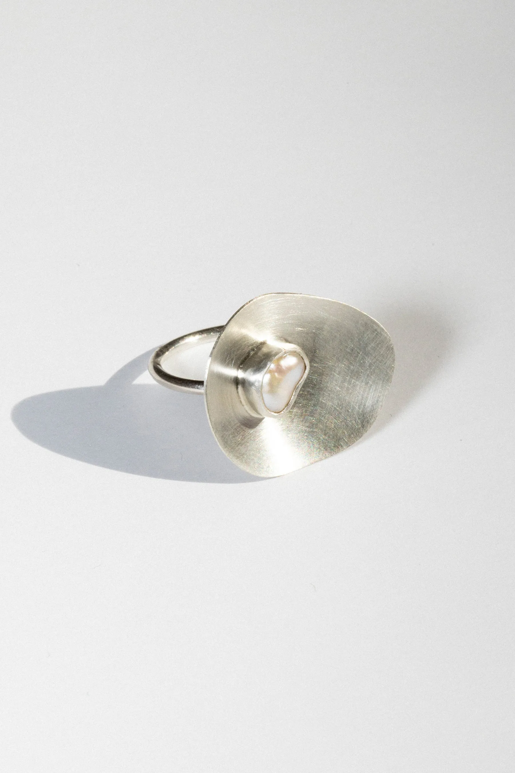 Petite Sabine Ring