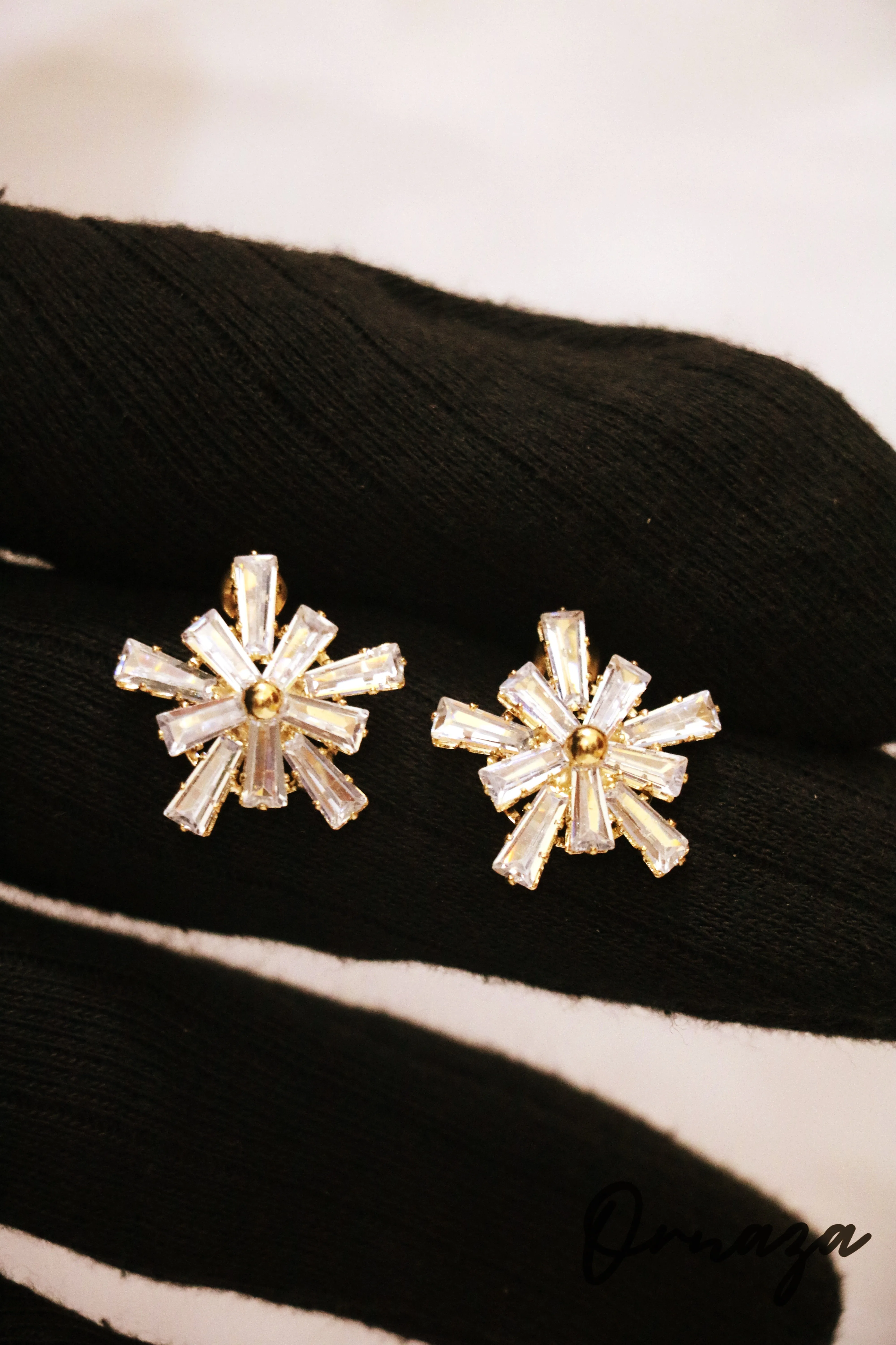 Radiant Starburst Stud Earrings – Dazzle with Elegance and Shine