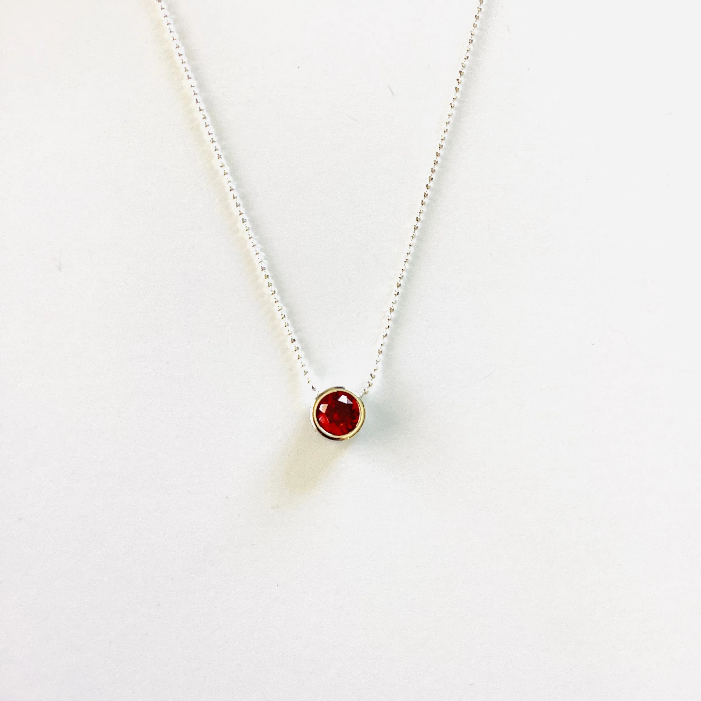 Simple Pendant Slide Necklace in Siam