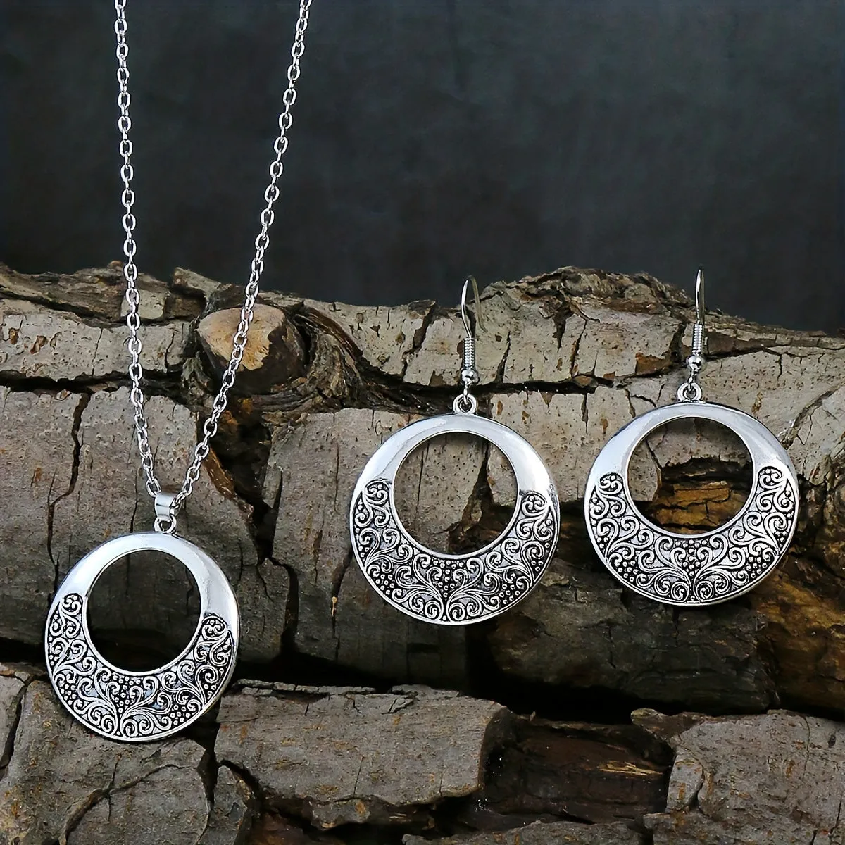 Vintage Carved Zinc Alloy Jewelry Set for Daily Wear  Parties