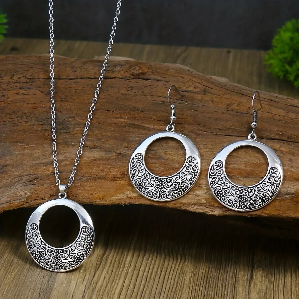 Vintage Carved Zinc Alloy Jewelry Set for Daily Wear  Parties